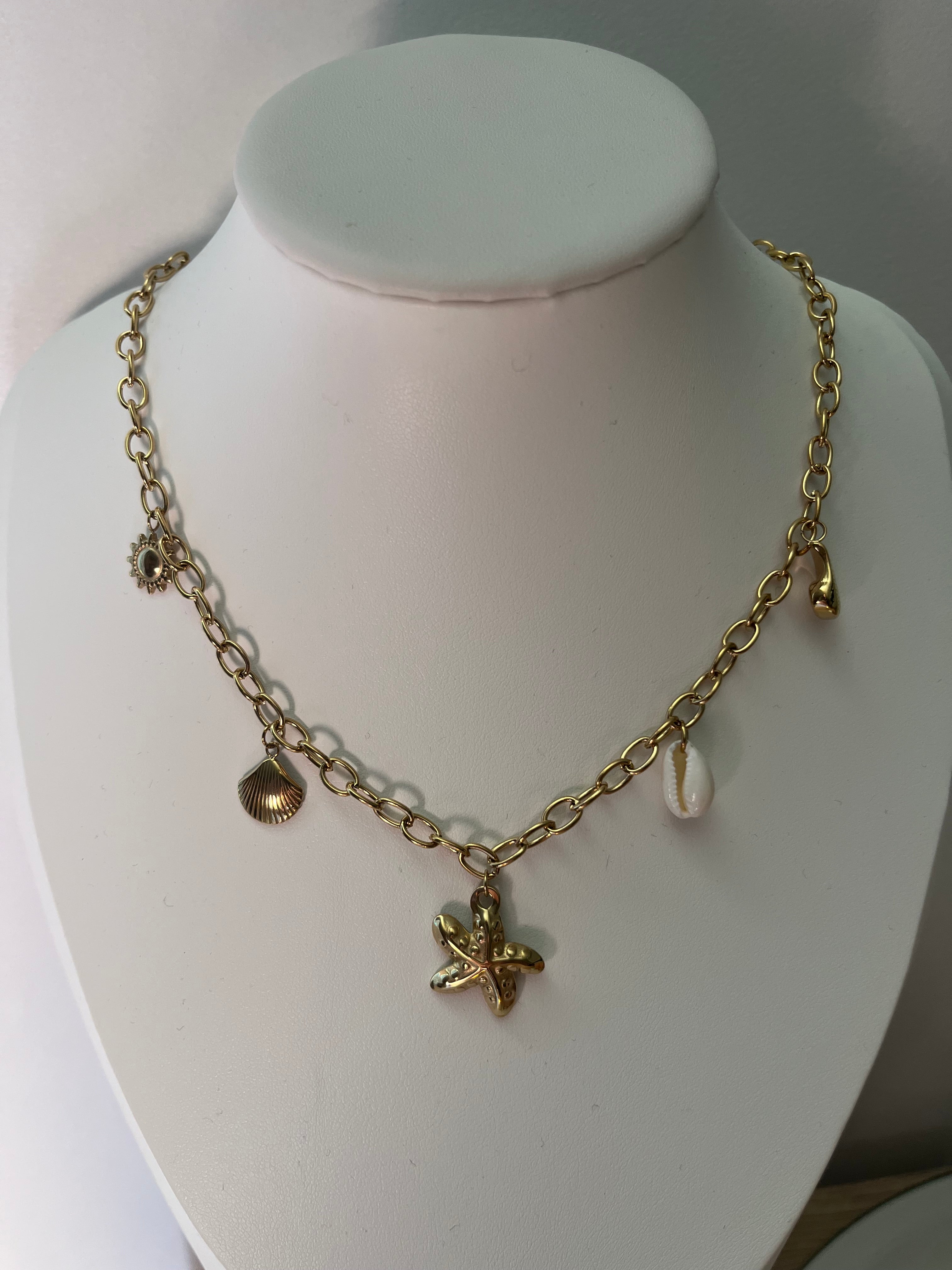 Collier Merlia